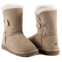 UGG Bailey Button Sand UGG Bailey Button Sand